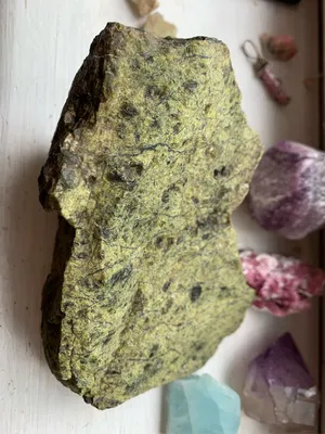 Камень банный серпентинит (змеевик) галтованный 70-150 купить по низкой  цене в торговом доме Дабл-Ю в Санкт-Петербурге