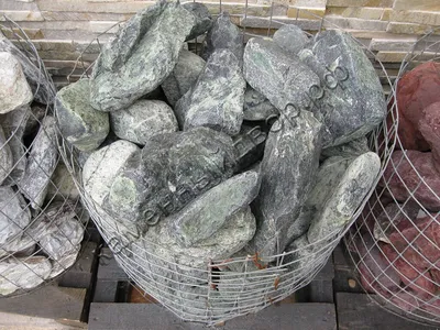 Декоративный камень Змеевик уральский 500 г по цене 122 ₽/шт. купить в  Сургуте в интернет-магазине Леруа Мерлен