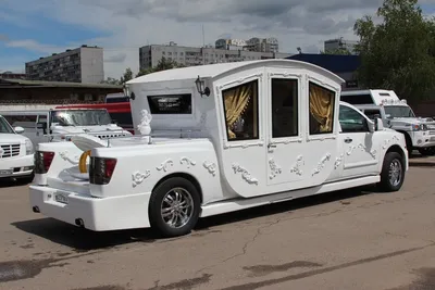 Карета Крайслер 300С — прокат лимузина на свадьбу, Екатеринбург