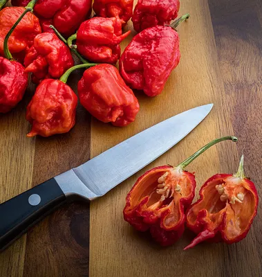 Watch the World Record for Eating 3 Carolina Reaper Peppers