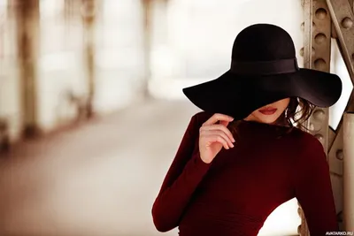 Девушка в широкополой шляпе, которая закрывает почти всё лицо - аватары… |  Hat fashion, Trendy dresses summer, Fashion