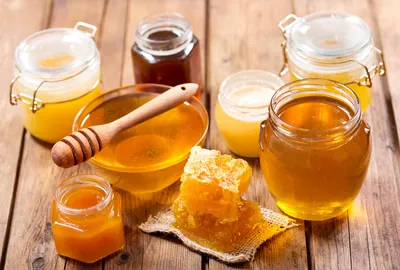 Мед, баночка меда, специальная палка…» — создано в Шедевруме