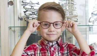 Корригирующие очки – что это и как выбрать?