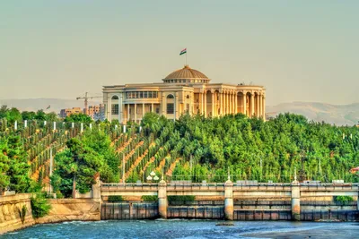 Душанбе - столица Таджикистана. Путеводитель, достопримечательности,  фотографии.