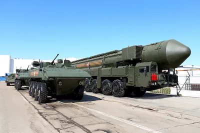Десант не Минздрав — предупреждать не будет: Минобороны выпустило  креативные открытки к 23 Февраля — 23.02.2019 — В России на РЕН ТВ