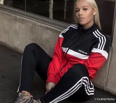 Олимпийка для девушки adidas original — цена 400 грн в каталоге Толстовки ✓  Купить женские вещи по доступной цене на Шафе | Украина #26553293
