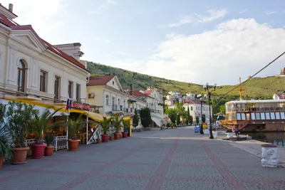 Пляжи Балаклавы, Крым - что посмотреть, достопримечательности: база  подводных лодок в Балаклаве