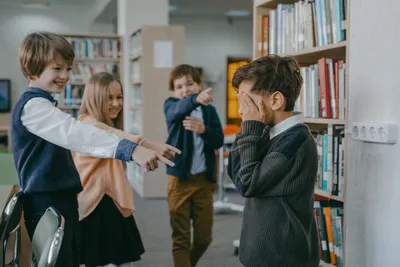 Буллинг в школе: как распознать и предотвратить