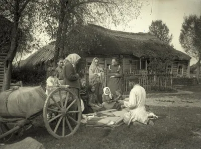 Русская деревня летом Панорама улицы деревни Деревня Visim, области  Свердловска, России Стоковое Фото - изображение насчитывающей зодчества,  россия: 152980144