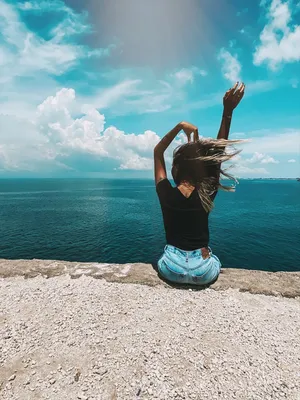 Картинки девушка на море со спины фотографии