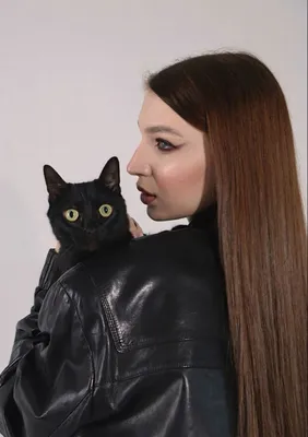 Фотосессия с черной кошкой в 2023 г | Стиль, Фотосессия, Куртка