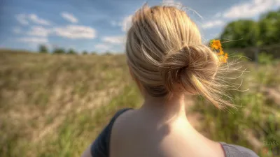 Девушка с цветами в волосах - 58 фото