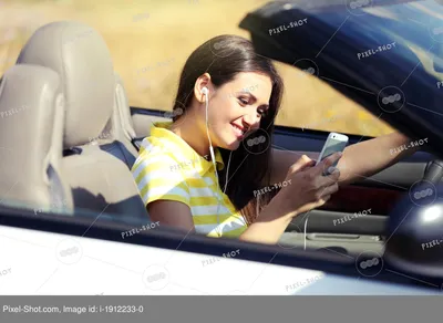 Девушка на аву на машине - топ аватарки за 2021 год