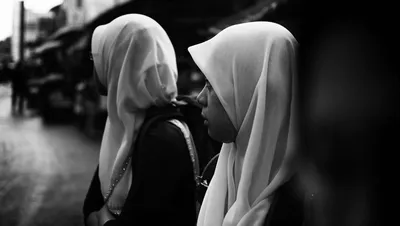 Хиджаб чужд таджикам, или Почему этот вид одежды под запретом в республике  - 01.02.2017, Sputnik Таджикистан
