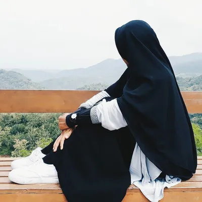 В Иране все больше женщин протестуют против хиджаба\" | Пикабу