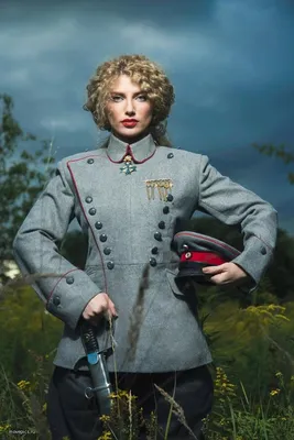 Девушка В Военной Форме Ii Мировой Войны Как Платье Стоковые Фотографии |  FreeImages