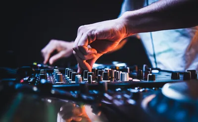 chatgpt: AI comes for the DJ: London partygoers rave to robot beats - The  Economic Times