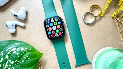 Apple Watch SE (2022) Review | PCMag