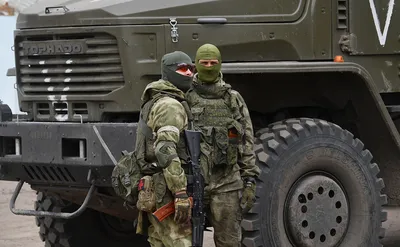 Нарисуйте открытку для российских военных, участвующих в спецоперации,