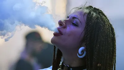 Девушка в дыму :: Екатерина Потапова – Социальная сеть ФотоКто