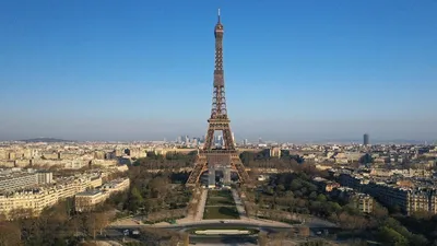 Eiffel Tower - Wikipedia