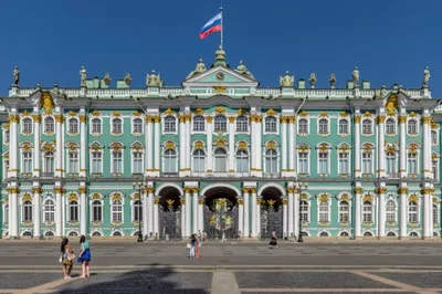 Государственный эрмитаж Зимнего дворца на площади дворца, санкт-петербург,  россия Редакционное Фотография - изображение насчитывающей колонка,  напольно: 169323917