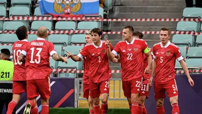 Сколько получают футболисты сборной России - Российская газета