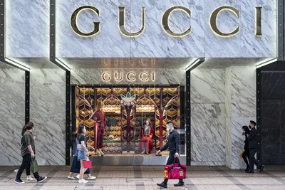 Gucci Ancora Fashion Show - YouTube