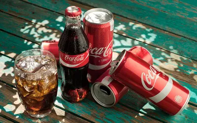 Напиток газированный Coca-cola - «Праздник к нам приходит всегда с  Coca-Cola. Каждый год. Много лет.» | отзывы