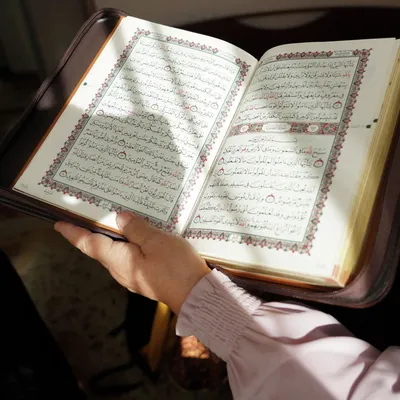 Узбекистанец пытался продать иностранцу уникальный экземпляр Корана -  13.10.2019, Sputnik Узбекистан