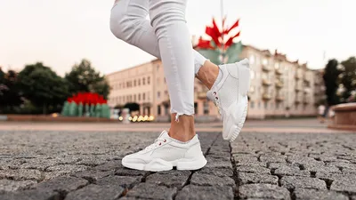 Купить белые кроссовки FILA Disruptor с мехом в Санкт-Петербурге