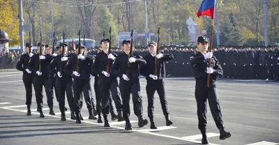 Девушки-курсанты Краснодарского военного училища провели свои первые  учебные полеты. Новости. Первый канал