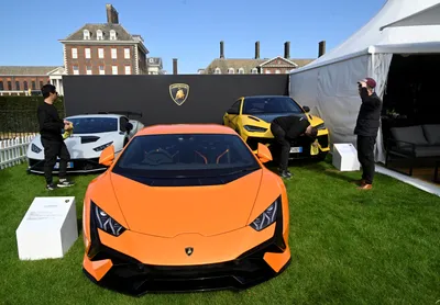 The Lamborghini Revuelto is a 1,001 horsepower hybrid supercar flagship |  CNN Business