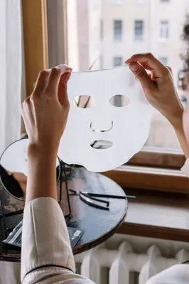 Тканевые маски для лица: советы по применению | Glamour
