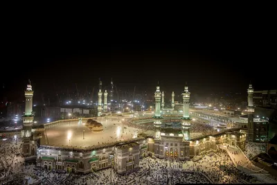 Мусульманские Паломники В Каабе В Мечети Харам В Мекке — стоковые  фотографии и другие картинки Ramadan Kareem - iStock
