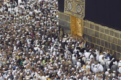 Мекка Саудовская Аравия 29-ое марта 2019 дверь каабы назвала Multazam  Alharam Saint гранта на мечети в мекке Саудовской Аравии. Редакционное  Изображение - изображение насчитывающей мухаммед, молить: 171265540
