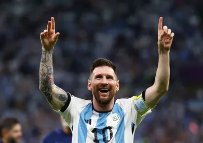 Lionel Messi: Paris Saint-Germain contract talks on hold until after 2022  World Cup | Football News | Sky Sports