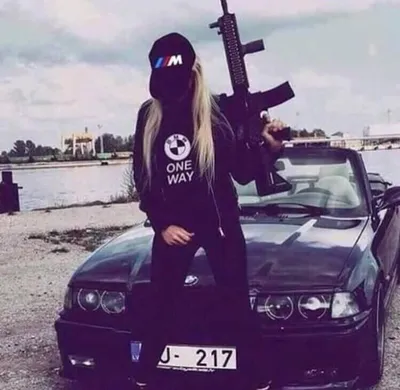 Девушка с сигаретой