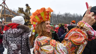 Украшение подвесное интерьерное МЕГА-АРТ МЕГА_Подвесные фигуры Масленица -  купить по доступным ценам в интернет-магазине OZON (473459322)