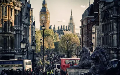 Обои на рабочий стол Туристы ходят по улицам Лондона, Англия / London,  England, обои для рабочего стола, скачать обои, обои бесплатно