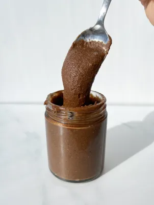 Nutella Syrup {2 Ingredients} - CakeWhiz