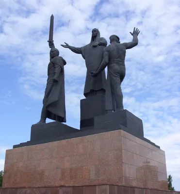 Памятник погибшим в Великой Отечественной войне - Чебоксары, ул. Аникеевская