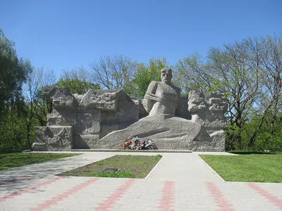 Памятники великой отечественной войны: «Родина-мать зовет!», «Алеша»