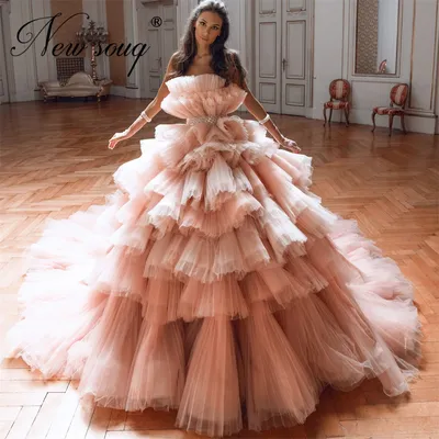Королевский размах: самые красивые свадебные платья принцесс