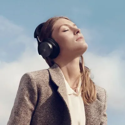 Спасение музыкой: как грустные песни помогают улучшить настрой? | Toshiba  TV | Дзен