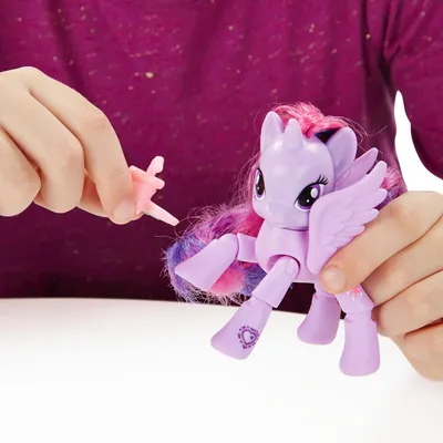 Фигурка пони с артикуляцией Принцесса Твайлайт Спаркл из серии My Little  Pony от Hasbro, b5681-b3598 - купить в интернет-магазине ToyWay.Ru