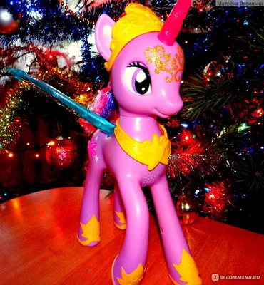 Hasbro Интерактивная пони My little Pony Принцесса Твайлайт Спаркл  (Сумеречная Искорка) - «Вы до сих пор в поиске подарка под ёлочку для своей  маленькой принцессы? Обратите внимание на интерактивную пони Принцессу  Twilight