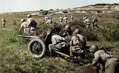 Жаркое лето 1941-го года. Цветные фотографии Отечественной войны | Щит и  Меч | Дзен