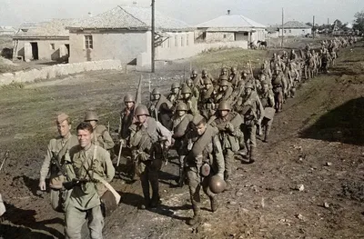 Жаркое лето 1941-го года. Цветные фотографии Отечественной войны | Щит и  Меч | Дзен