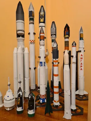 Запуск ракеты в космос» — создано в Шедевруме